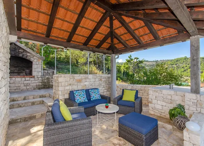 House Romantica * Postira