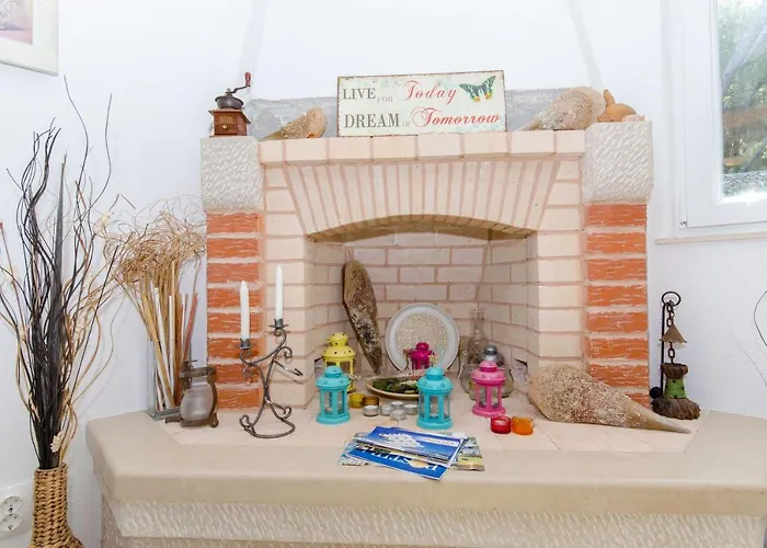 House Romantica Postira