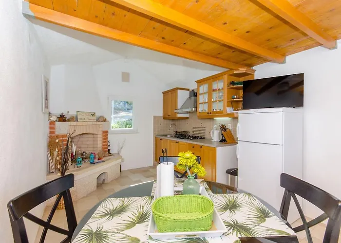 House Romantica Postira