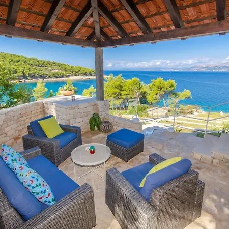 House Romantica * Postira